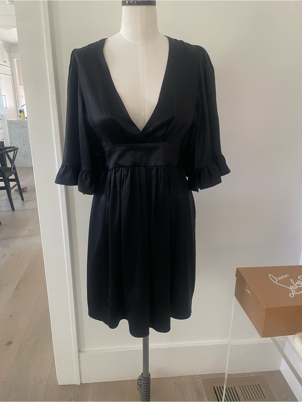 2005VTG Betsey Johnson Black Deep V-Neck Mini Dress with Ruffle Sleeves 100%Silk